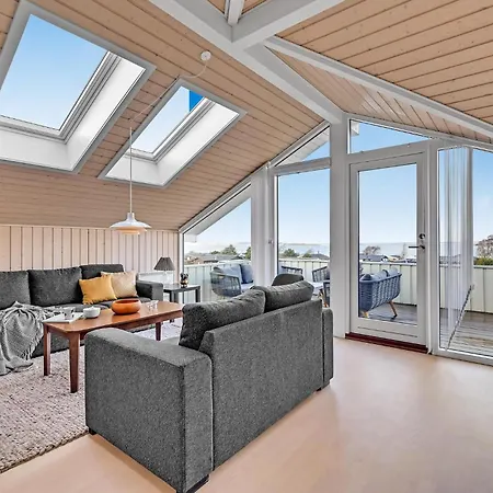 Cozy In With House Sea View